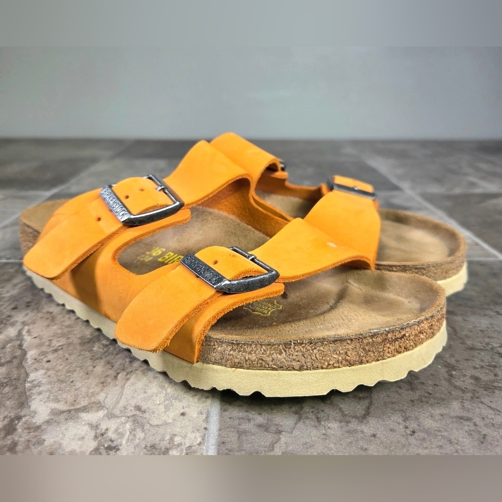 BIRKENSTOCK ARIZONA NUBUCK LEATHER SANDALS. - Picture 2 of 12
